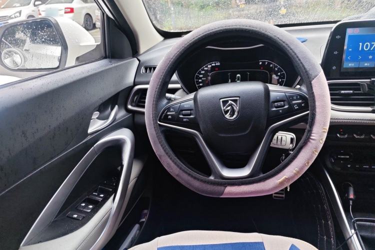 Used Baojun 510 2017 1.5L Manual Fashion Model Steering Wheel