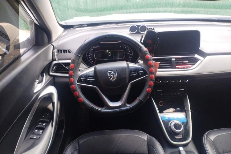Used Baojun 510 2017 1.5L Automatic Fashion Model Steering Wheel