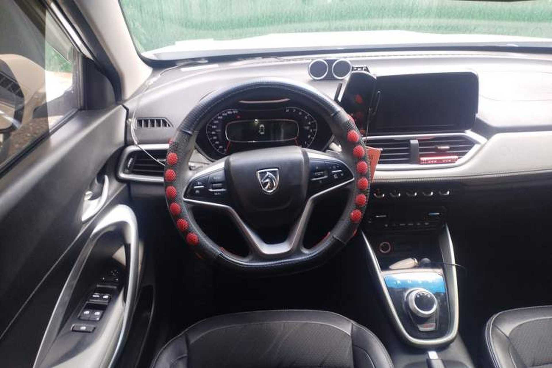 Used Baojun 510 2017 1.5L Automatic Fashion Model Steering Wheel