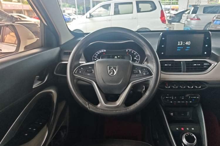 Used Baojun 510 2017 1.5L Automatic Fashion Model Steering Wheel