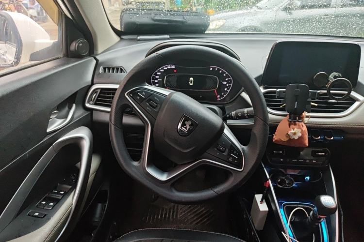 Used Baojun 510 2017 1.5L Manual Fashion Model Steering Wheel