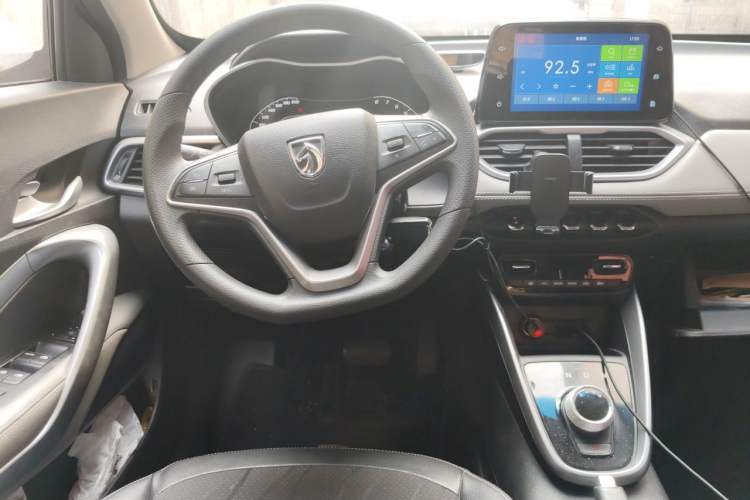 Used Baojun 510 2017 1.5L Automatic Fashion Model Steering Wheel