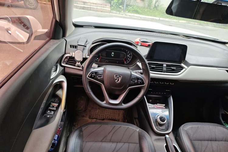 Used Baojun 510 2017 1.5L Automatic Fashion Model Steering Wheel
