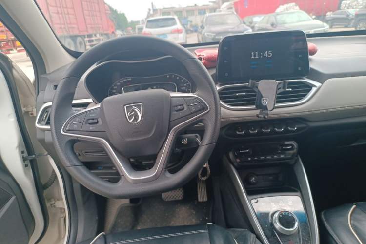 Used Baojun 510 2017 1.5L Automatic Fashion Model Steering Wheel