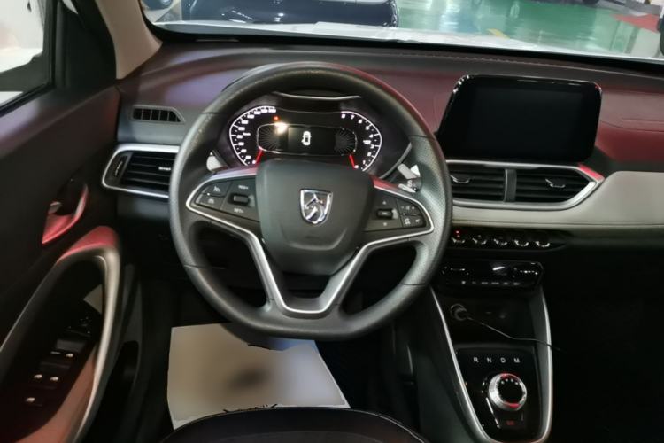 Used Baojun 510 2017 1.5L Automatic Fashion Model Steering Wheel