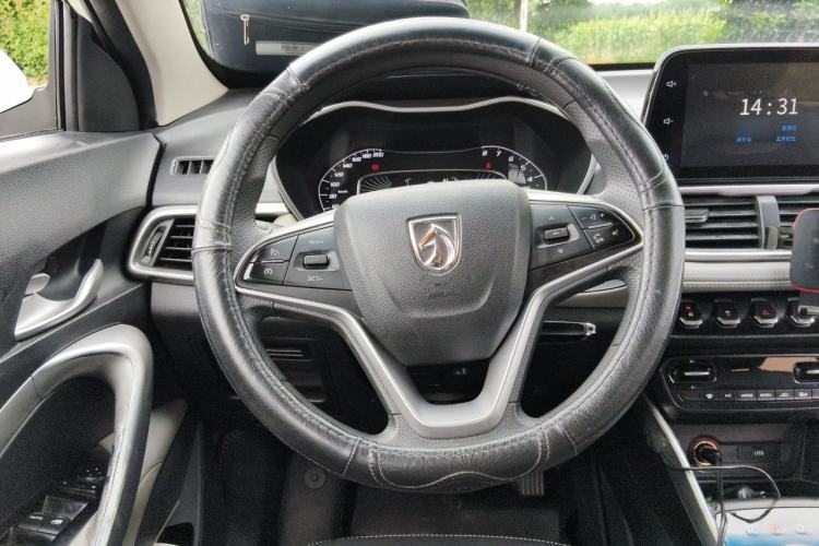 Used Baojun 510 2017 1.5L Automatic Fashion Model Steering Wheel