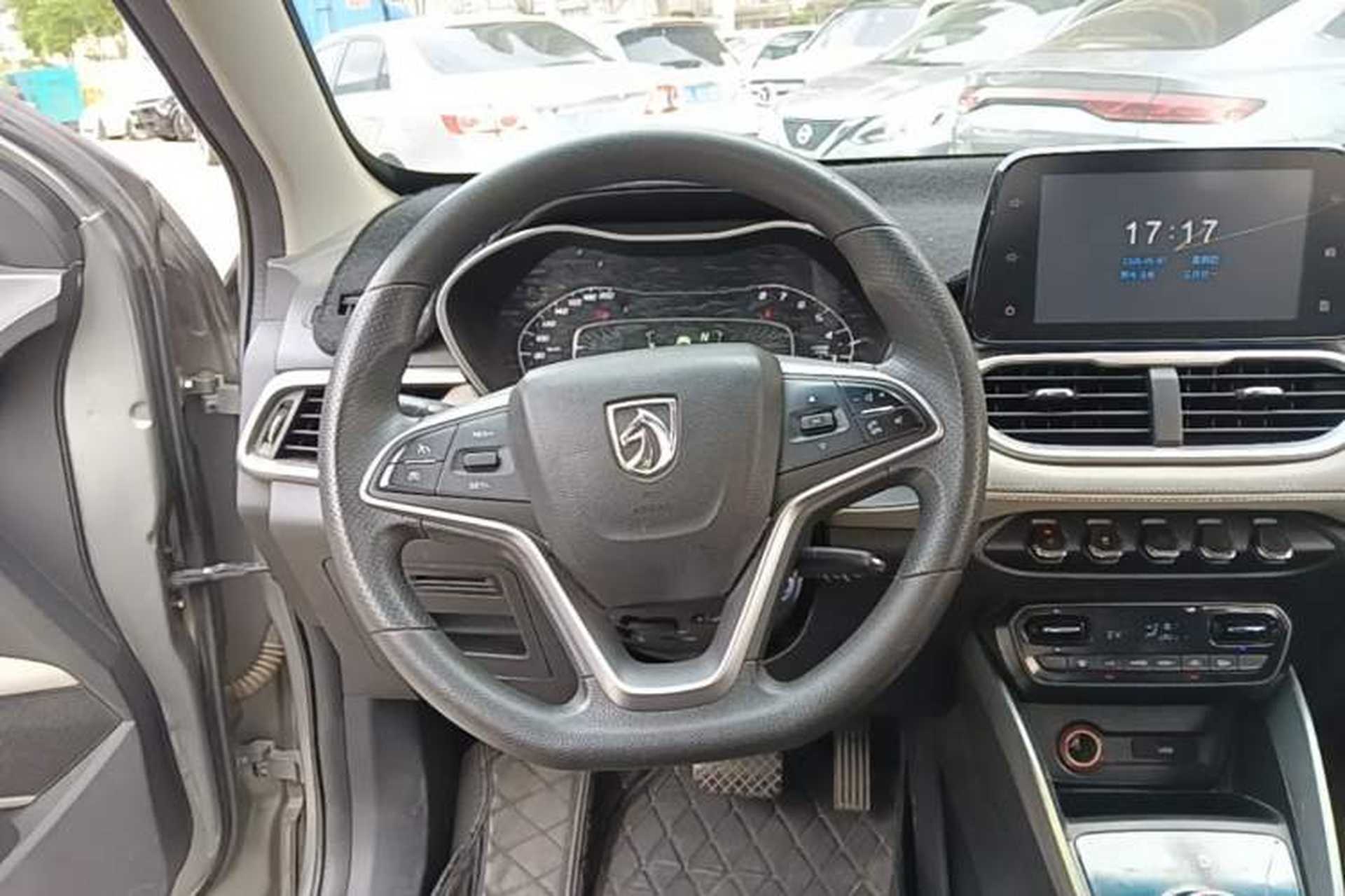 Used Baojun 510 2017 1.5L Automatic Fashion Model Steering Wheel