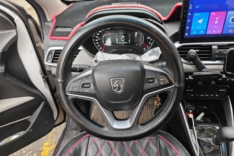 Used Baojun 510 2017 1.5L Manual Fashion Model Steering Wheel