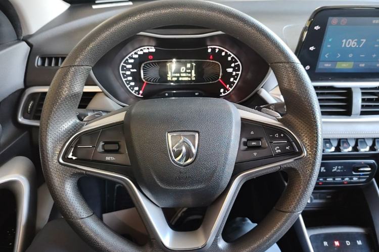 Used Baojun 510 2017 1.5L Automatic Fashion Model Steering Wheel