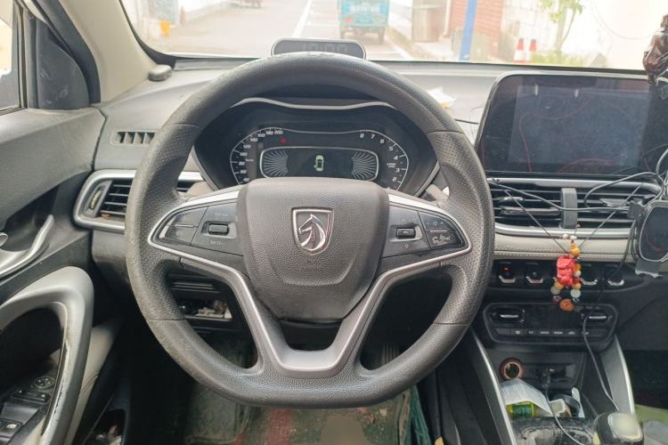Used Baojun 510 2017 1.5L Manual Fashion Model Steering Wheel