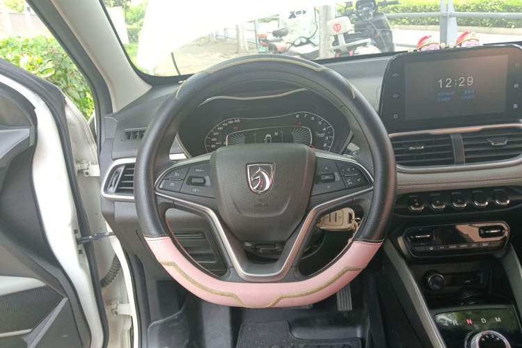 Used Baojun 510 2017 1.5L Automatic Fashion Model Steering Wheel