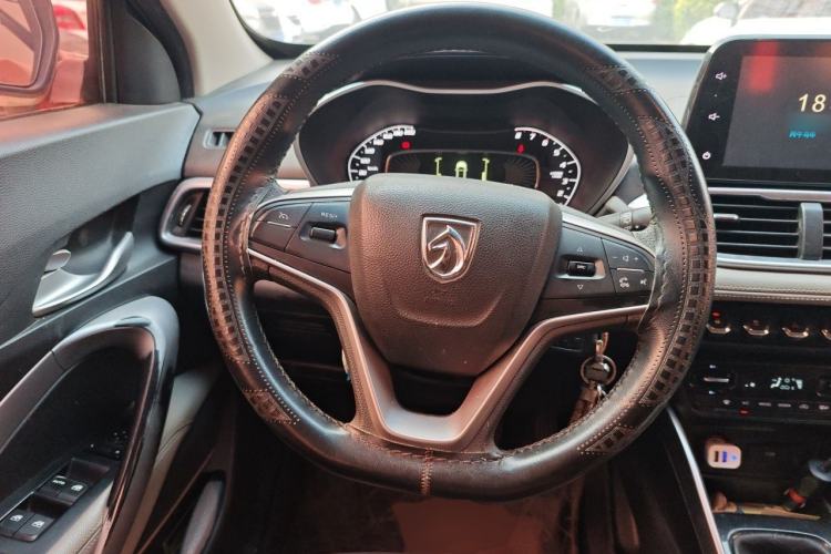 Used Baojun 510 2017 1.5L Manual Fashion Model Steering Wheel