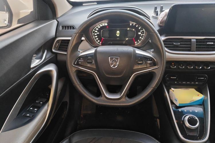 Used Baojun 510 2017 1.5L Automatic Fashion Model Steering Wheel