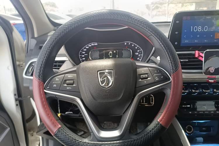 Used Baojun 510 2017 1.5L Automatic Fashion Model Steering Wheel