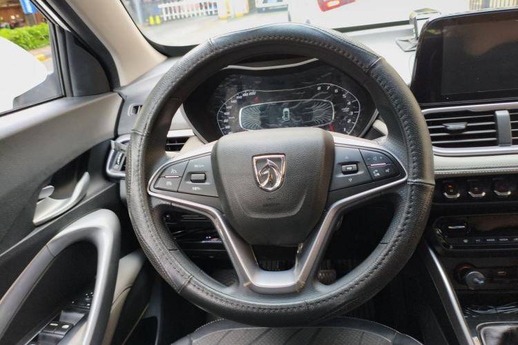 Used Baojun 510 2017 1.5L Manual Fashion Model Steering Wheel