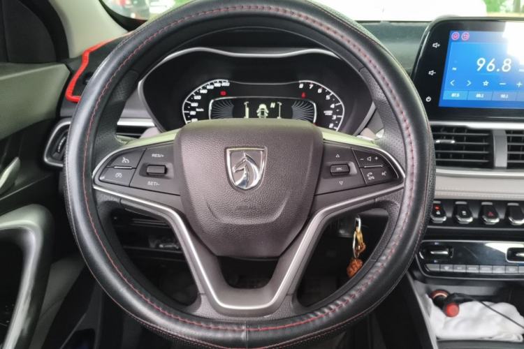 Used Baojun 510 2017 1.5L Automatic Fashion Model Steering Wheel
