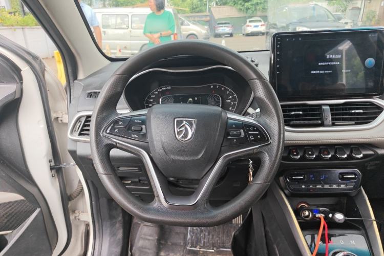 Used Baojun 510 2017 1.5L Automatic Fashion Model Steering Wheel