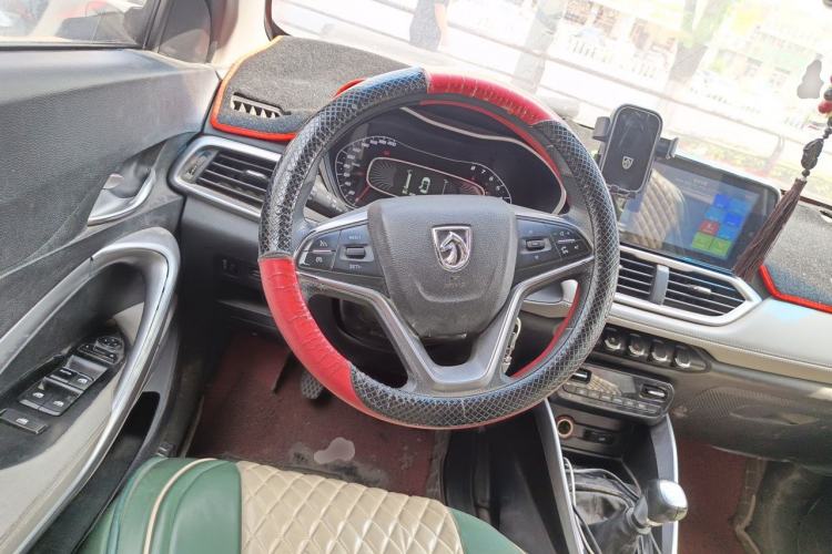 Used Baojun 510 2017 1.5L Manual Fashion Model Steering Wheel