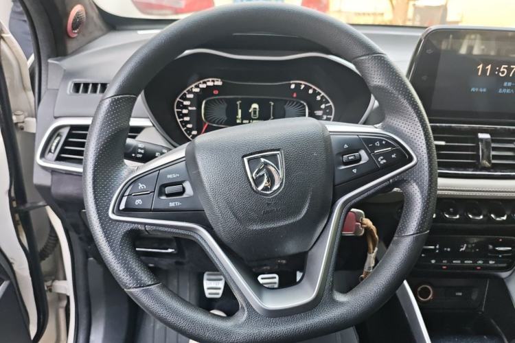 Used Baojun 510 2017 1.5L Manual Fashion Model Steering Wheel