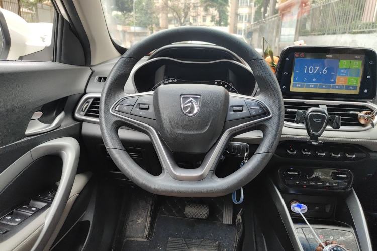 Used Baojun 510 2017 1.5L Automatic Fashion Model Steering Wheel