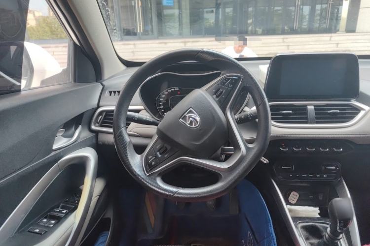 Used Baojun 510 2017 1.5L Manual Fashion Model Steering Wheel