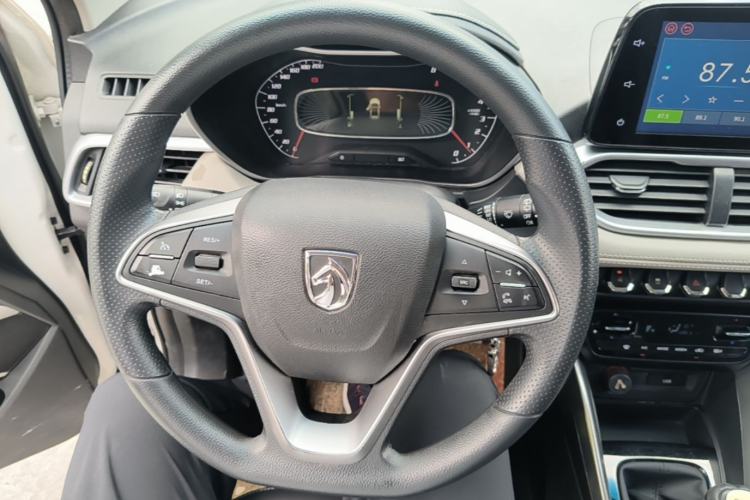 Used Baojun 510 2017 1.5L Manual Fashion Model Steering Wheel
