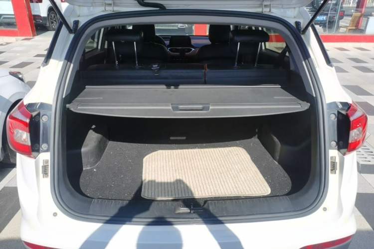 Used Baojun 510 2017 1.5L Manual Luxury Model Trunk