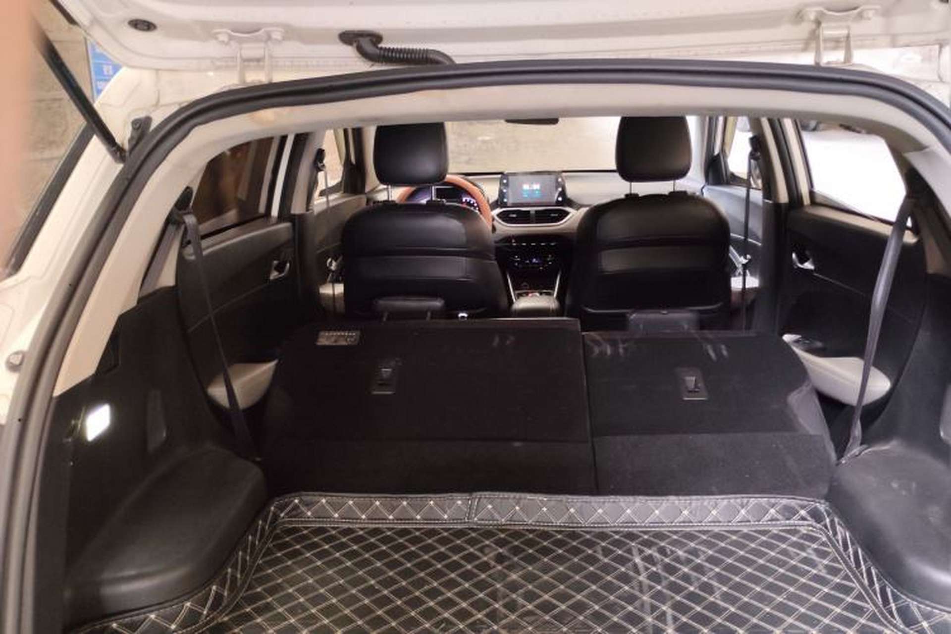 Used Baojun 510 2017 1.5L Automatic Fashion Model Trunk