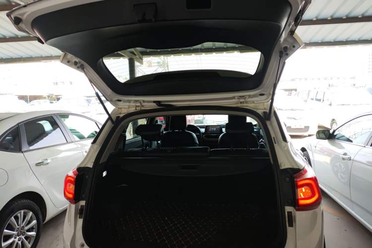 Used Baojun 510 2017 1.5L Automatic Luxury Model Trunk