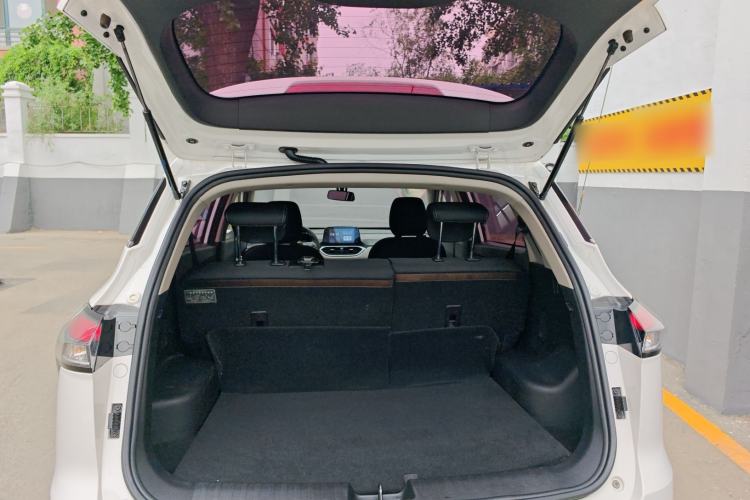 Used Baojun 510 2017 1.5L manual Comfort trim Trunk