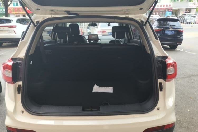 Used Baojun 510 2017 1.5L Manual Fashion Model Trunk