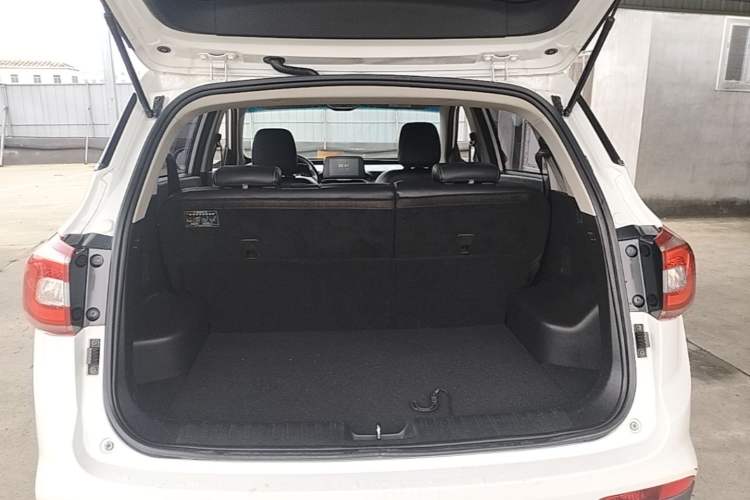 Used Baojun 510 2017 1.5L Manual Fashion Model Trunk