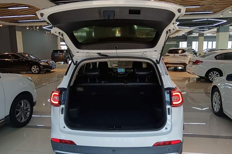 Used Baojun 510 2017 1.5L Manual Luxury Model Trunk