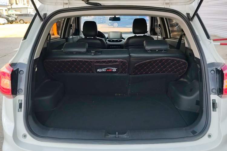 Used Baojun 510 2017 1.5L Manual Fashion Model Trunk