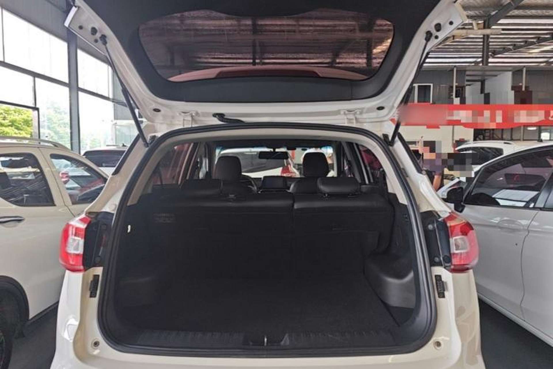 Used Baojun 510 2017 1.5L Automatic Fashion Model Trunk