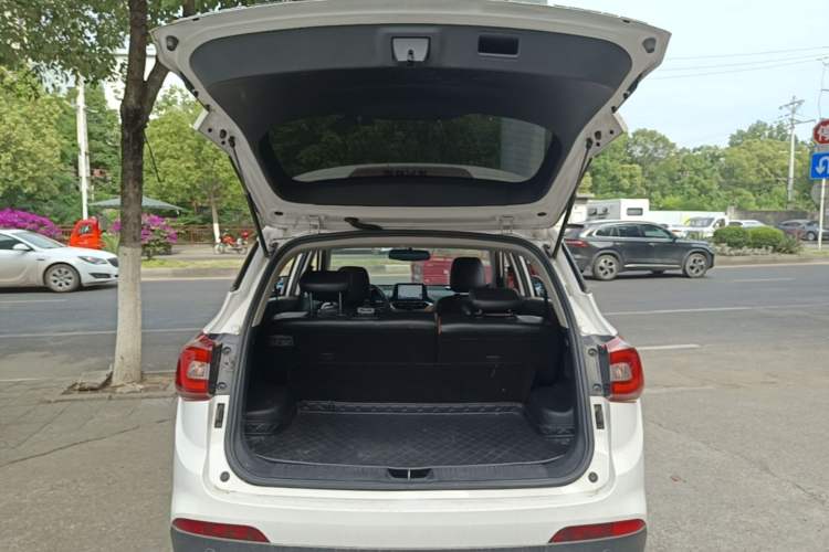 Used Baojun 510 2017 1.5L Automatic Luxury Model Trunk