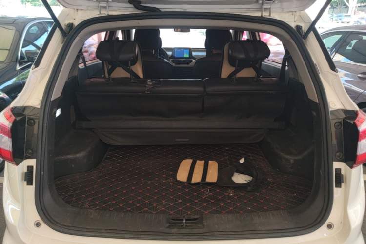 Used Baojun 510 2017 1.5L Automatic Fashion Model Trunk