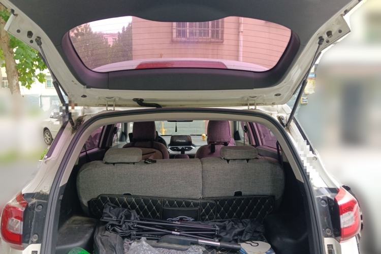 Used Baojun 510 2017 1.5L manual Comfort trim Trunk