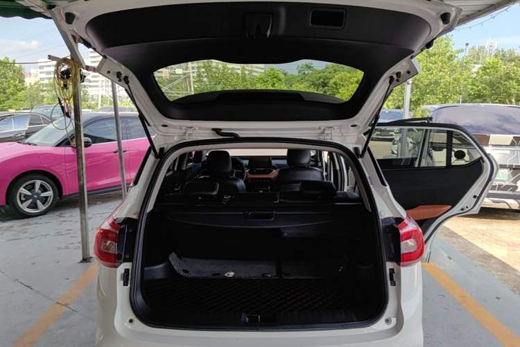 Used Baojun 510 2017 1.5L Manual Luxury Model Trunk