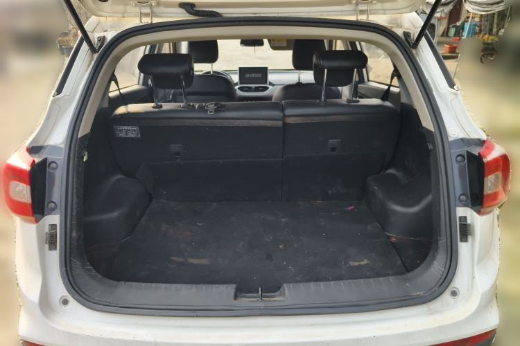 Used Baojun 510 2017 1.5L Automatic Fashion Model Trunk