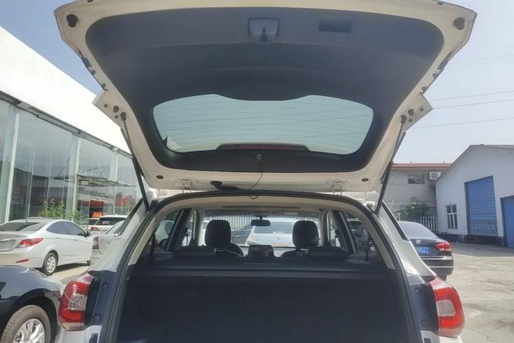 Used Baojun 510 2017 1.5L Automatic Luxury Model Trunk