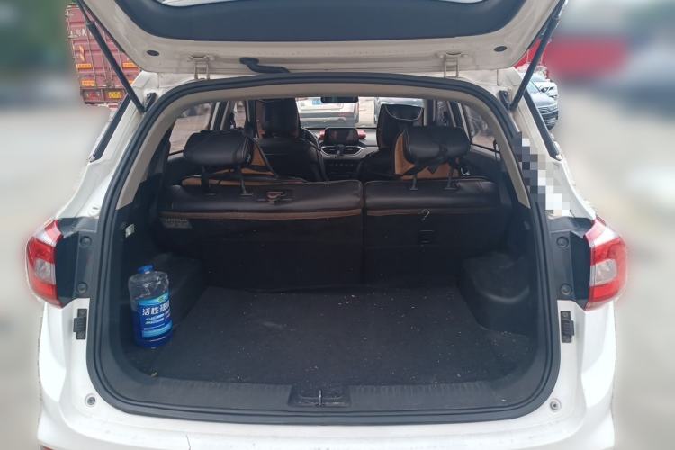 Used Baojun 510 2017 1.5L Automatic Fashion Model Trunk