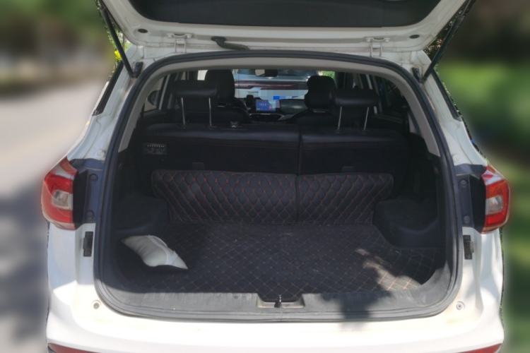 Used Baojun 510 2017 1.5L Manual Fashion Model Trunk
