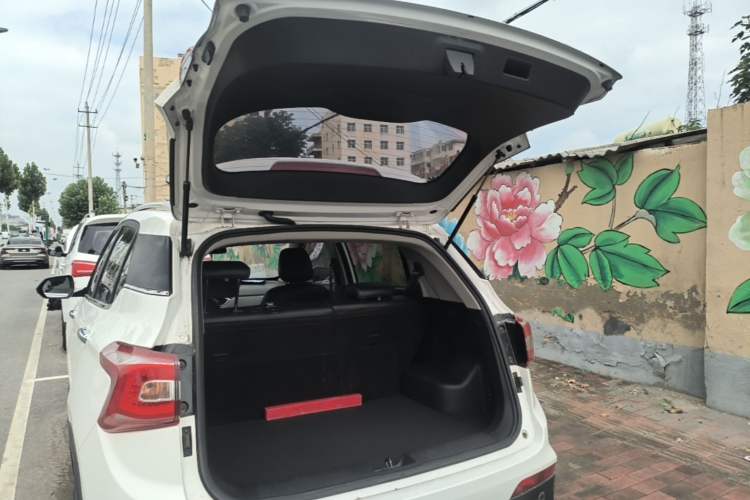 Used Baojun 510 2017 1.5L Automatic Fashion Model Trunk