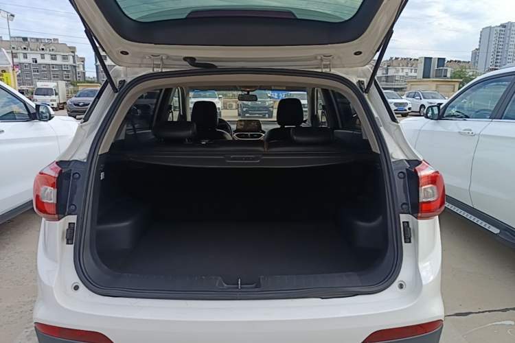 Used Baojun 510 2017 1.5L Automatic Luxury Model Trunk