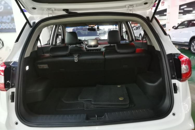 Used Baojun 510 2017 1.5L Automatic Fashion Model Trunk