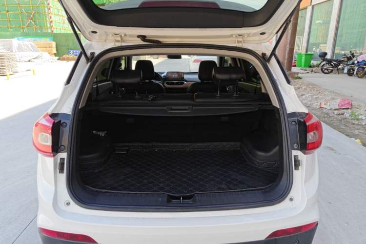 Used Baojun 510 2017 1.5L Automatic Luxury Model Trunk