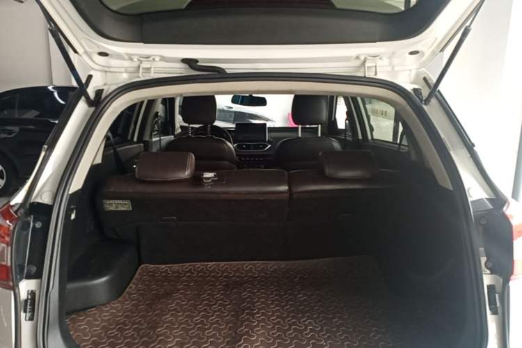 Used Baojun 510 2017 1.5L Automatic Luxury Model Trunk