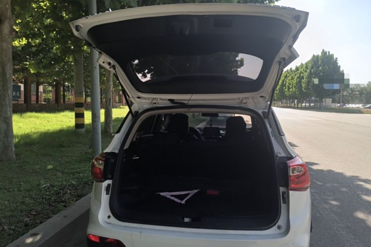 Used Baojun 510 2017 1.5L manual Comfort trim Trunk