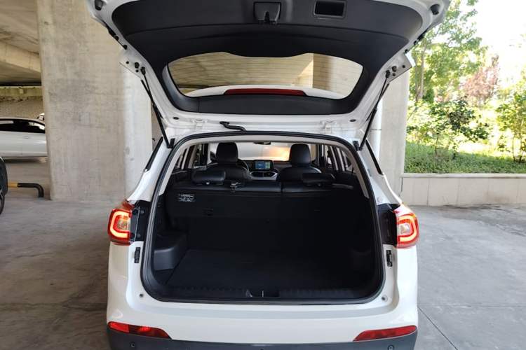 Used Baojun 510 2017 1.5L Automatic Fashion Model Trunk